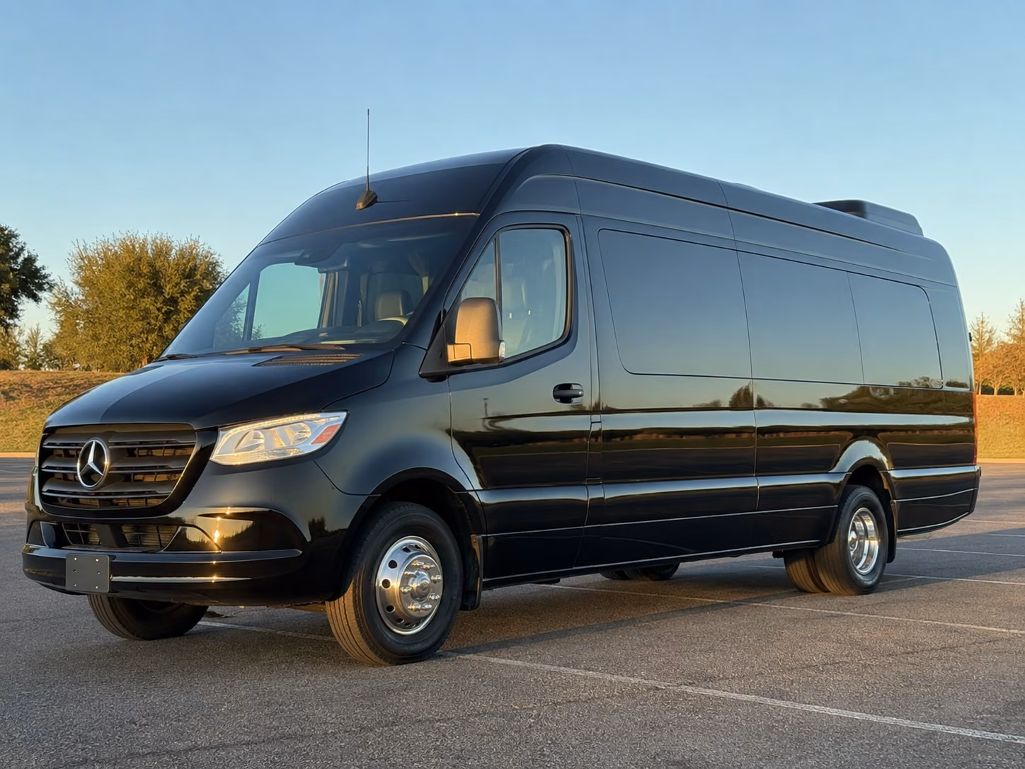 book group transportation for your next airport transfer 1