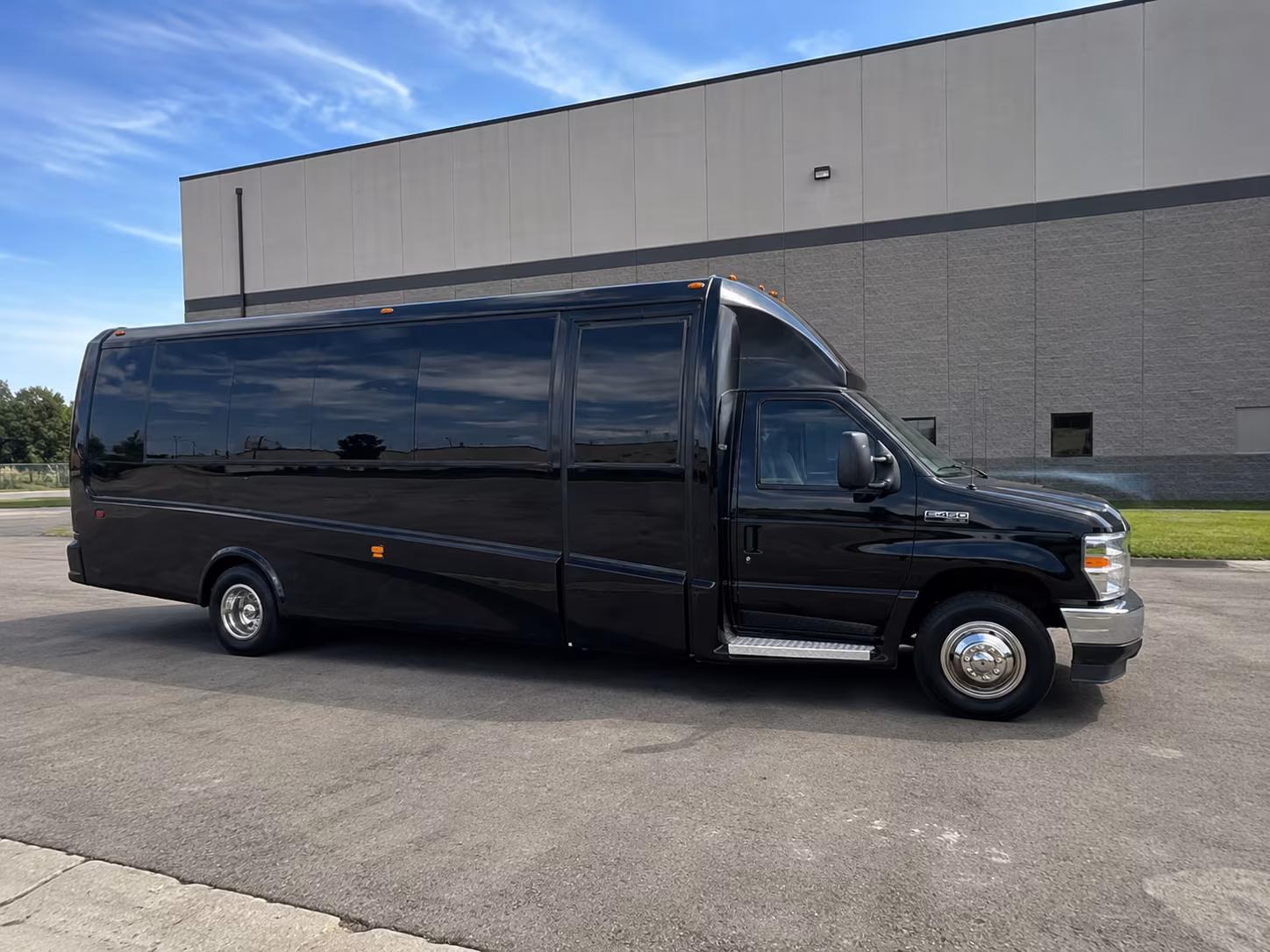 minibuses for zoo farm and outdoor learning field trips around las vegas